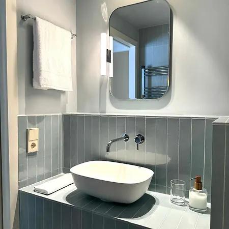 Acogedor Atico Con Piscina Y Vistas Al Mar Apartment Roses Exterior photo