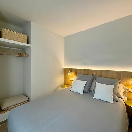 Acogedor Atico Con Piscina Y Vistas Al Mar Apartment Roses Exterior photo